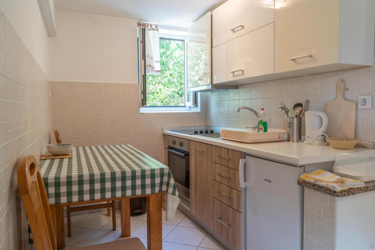 Rooms Ljubica Cres Bagian luar foto