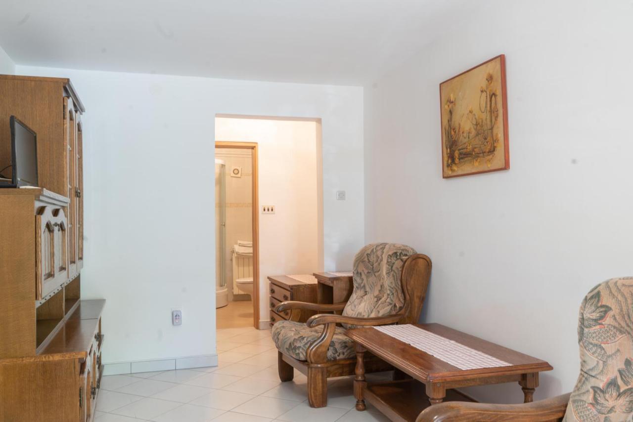 Rooms Ljubica Cres Bagian luar foto