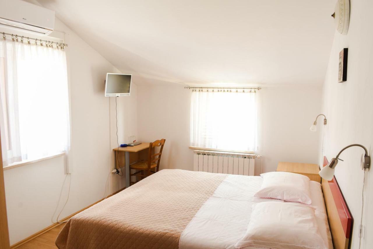 Rooms Ljubica Cres Bagian luar foto